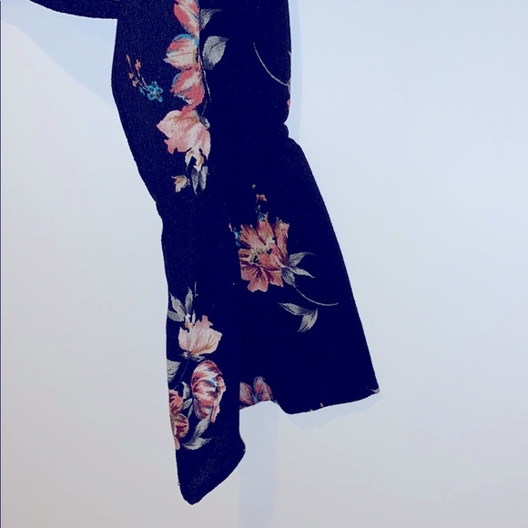 inTu Anthropologie Bell Sleeve Crop Top/Jacket - Picture 7 of 12